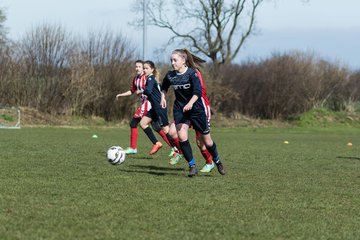 Bild 30 - C-Juniorinnen TSV Zarpen - TuS Tensfeld : Ergebnis: 2:1